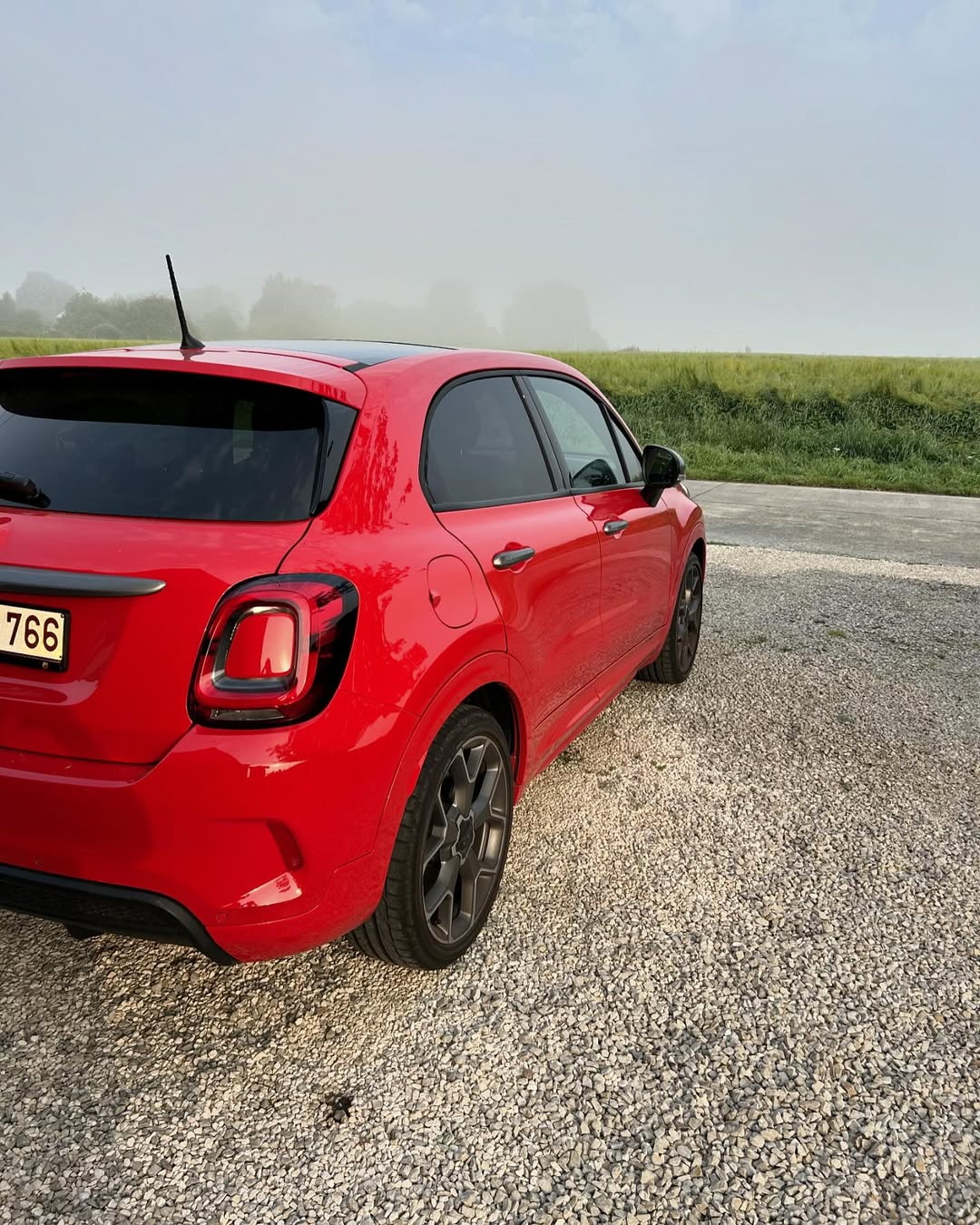 Detailing Fiat 500X Sport rouge vue arrière Belgique
